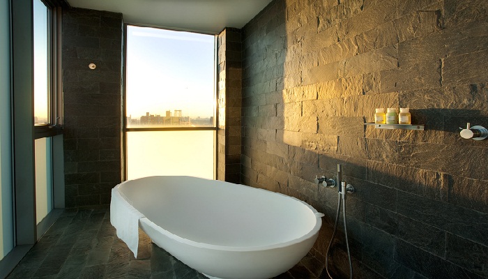 Top 8 luxury hotel bathrooms